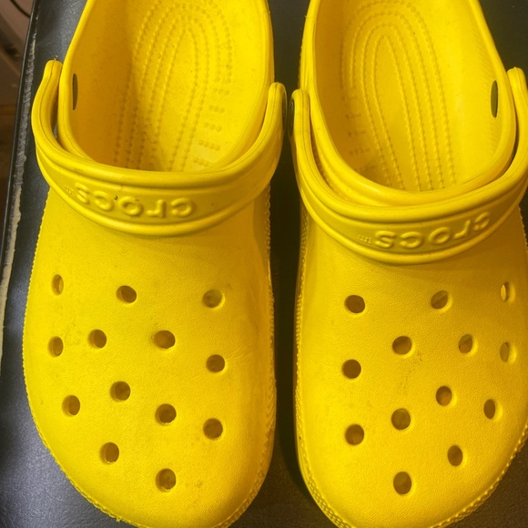 Yellow Crocs - Picture 4 of 6